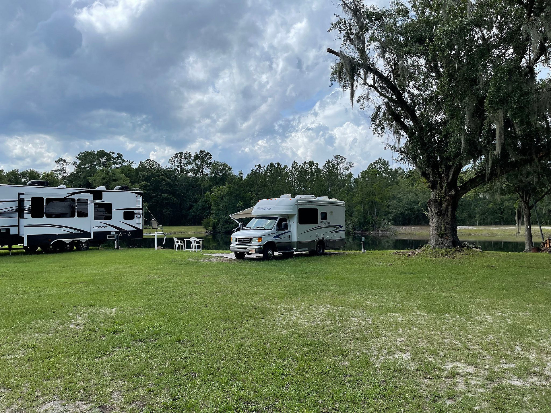 Vineyard Lake Getaway