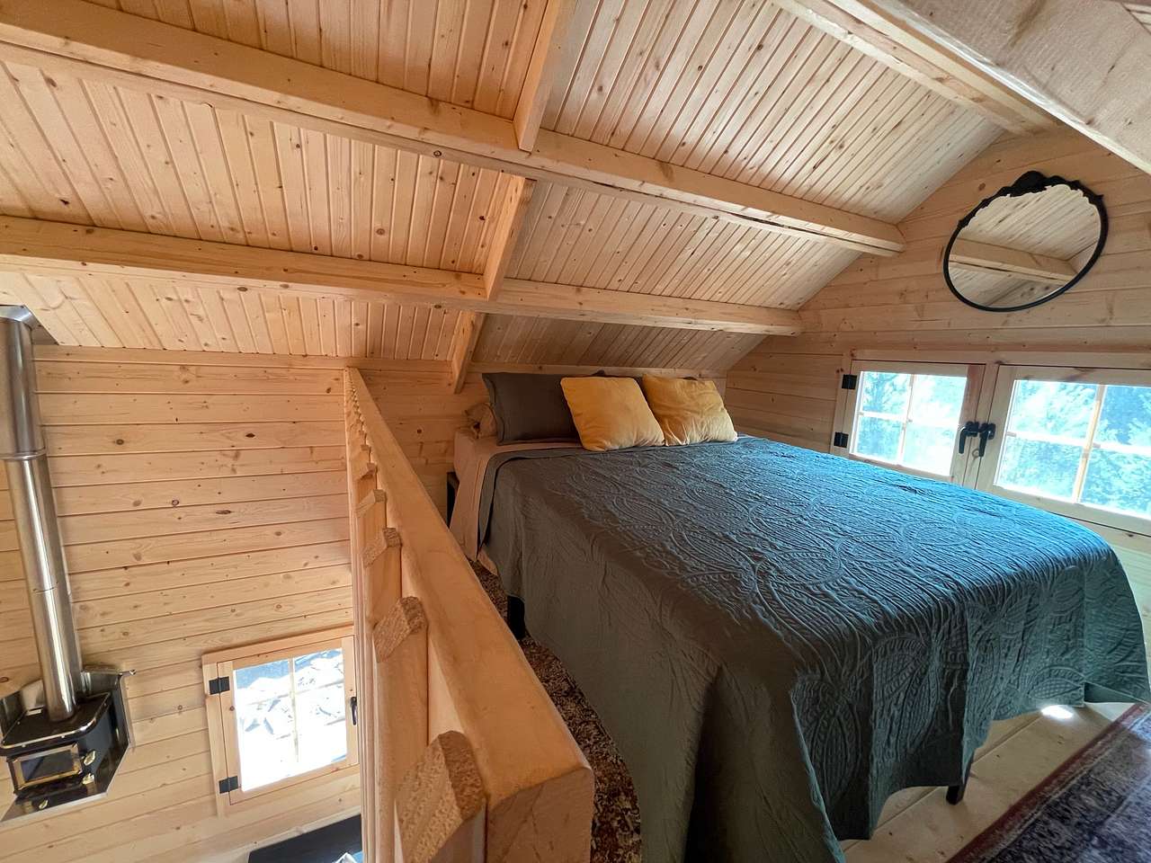 Cozy Woodland Bunkie-Outdoor Shower