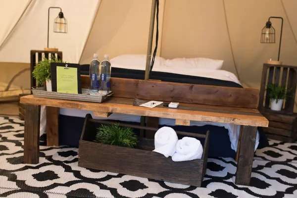 Glamping @ Lake Louisa