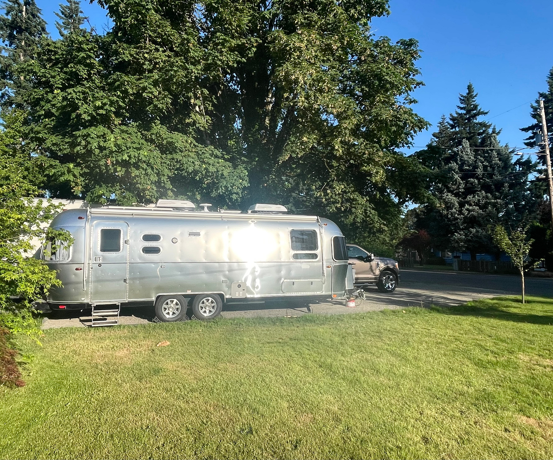 Full Hookup RV lot on Quiet Street