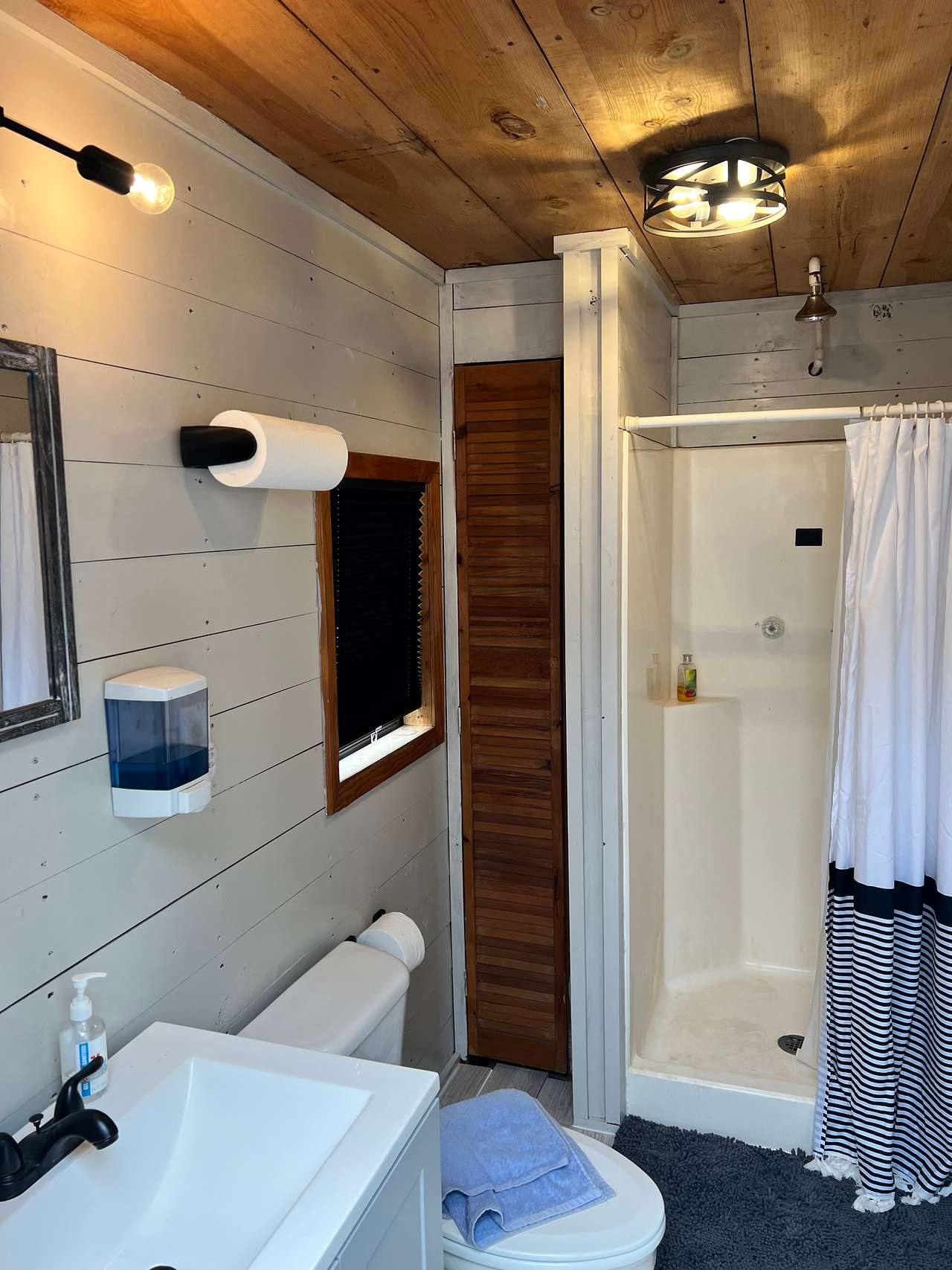 B2 Hideaway