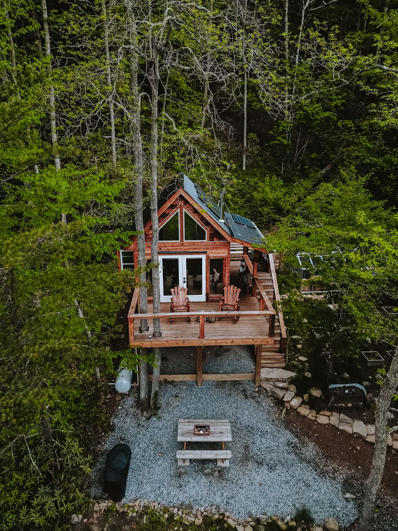 Highland Cow Off-Grid Treehouse