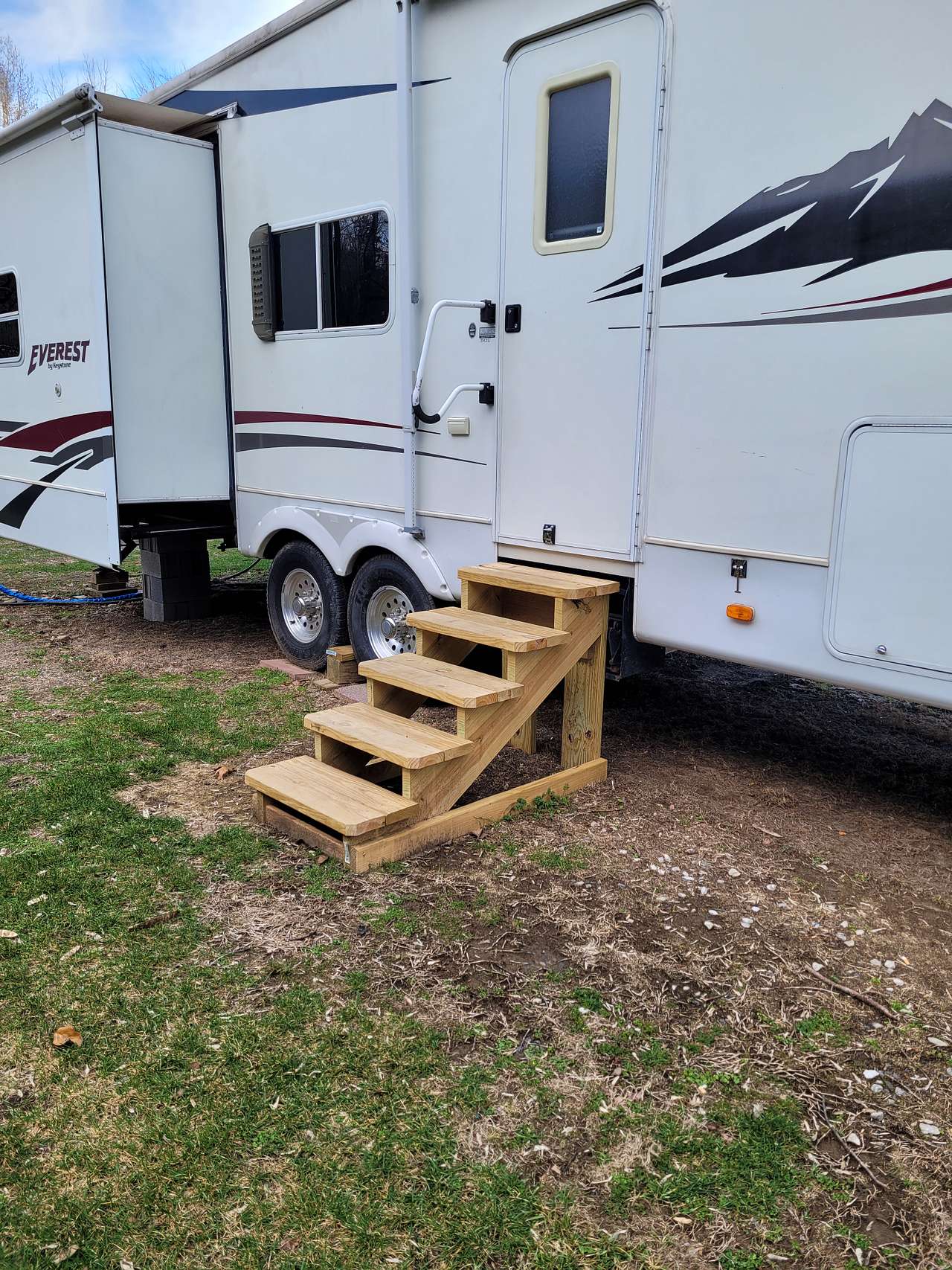 Creekside Stayz Campground
