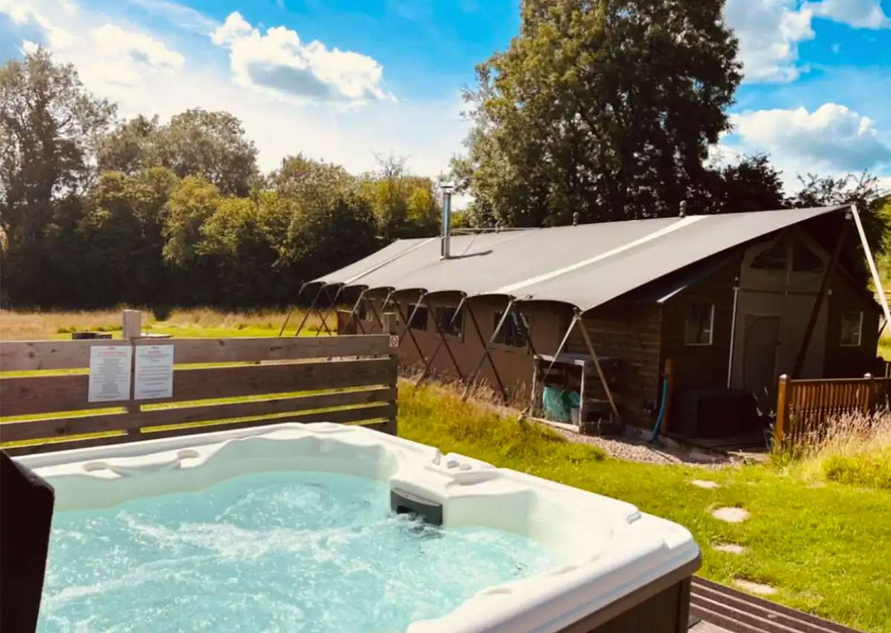 Brecon Beacons Luxury Safari Lodge