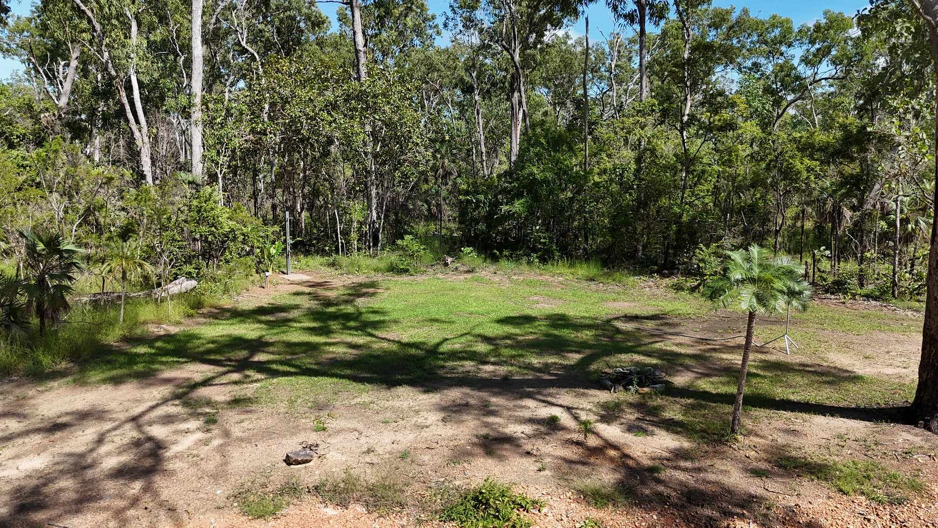 Middle Camp & Stay- BERRY SPRINGS