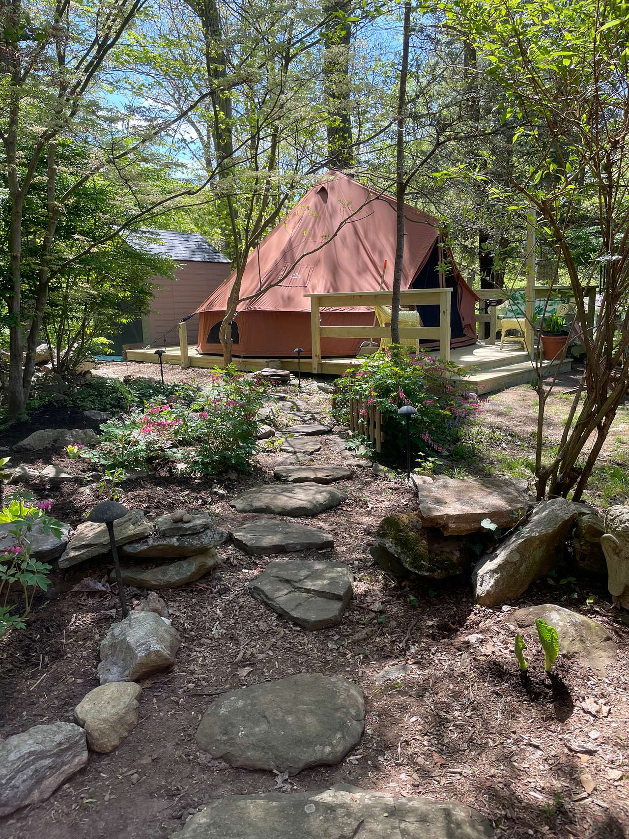 Romantic Botanical Glamping