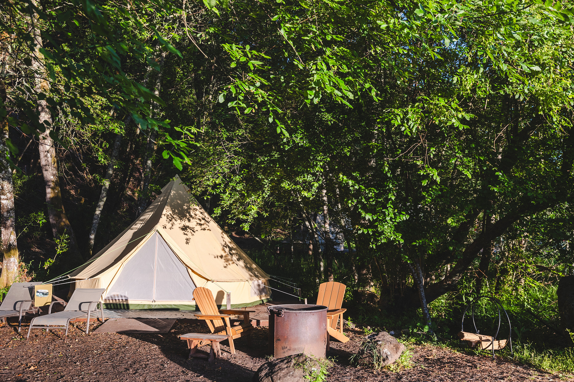 Glamping site 3 in the morning sun