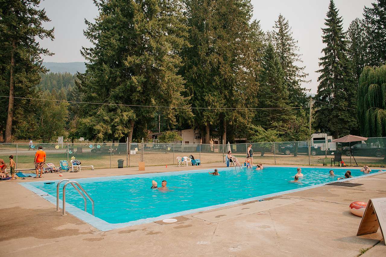 Whispering Pines Rv Resort - Mara BC