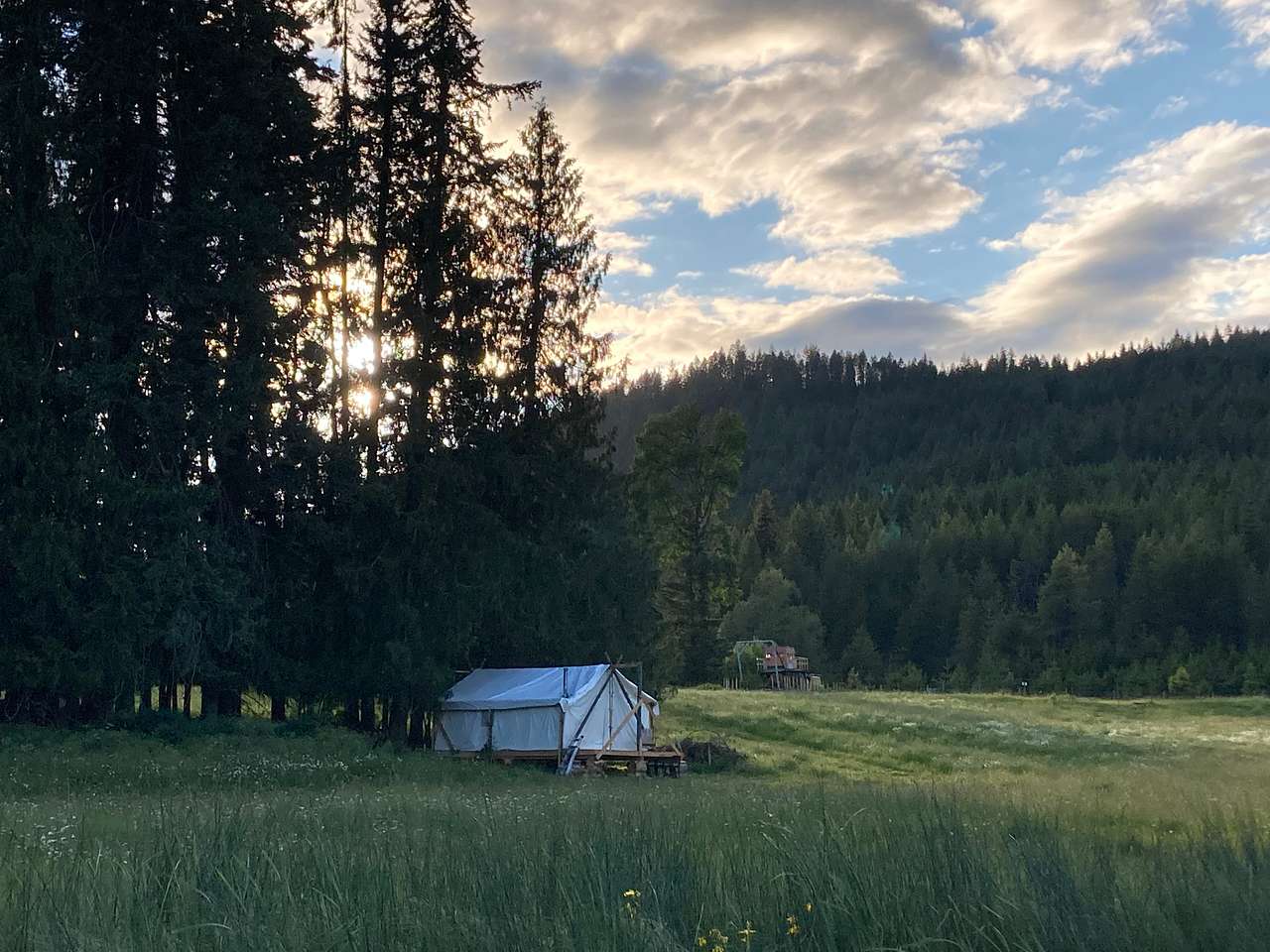 Off-Grid Lakefront Ranch Retreat