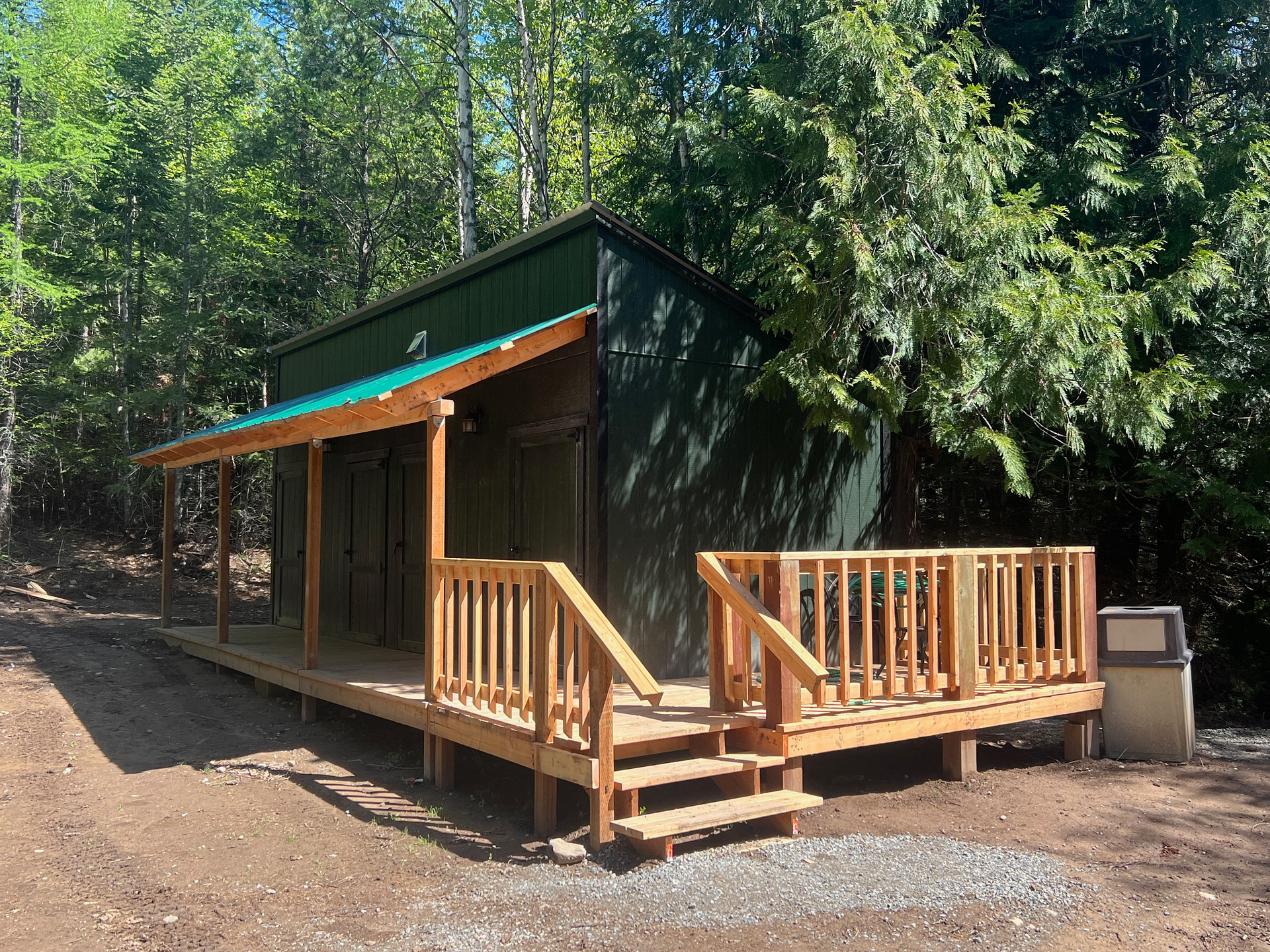 Private bathrooms and showers, with floor-to-ceiling tiles and all the amenities, are assigned for every guest at check-in. No sharing bathrooms here! 