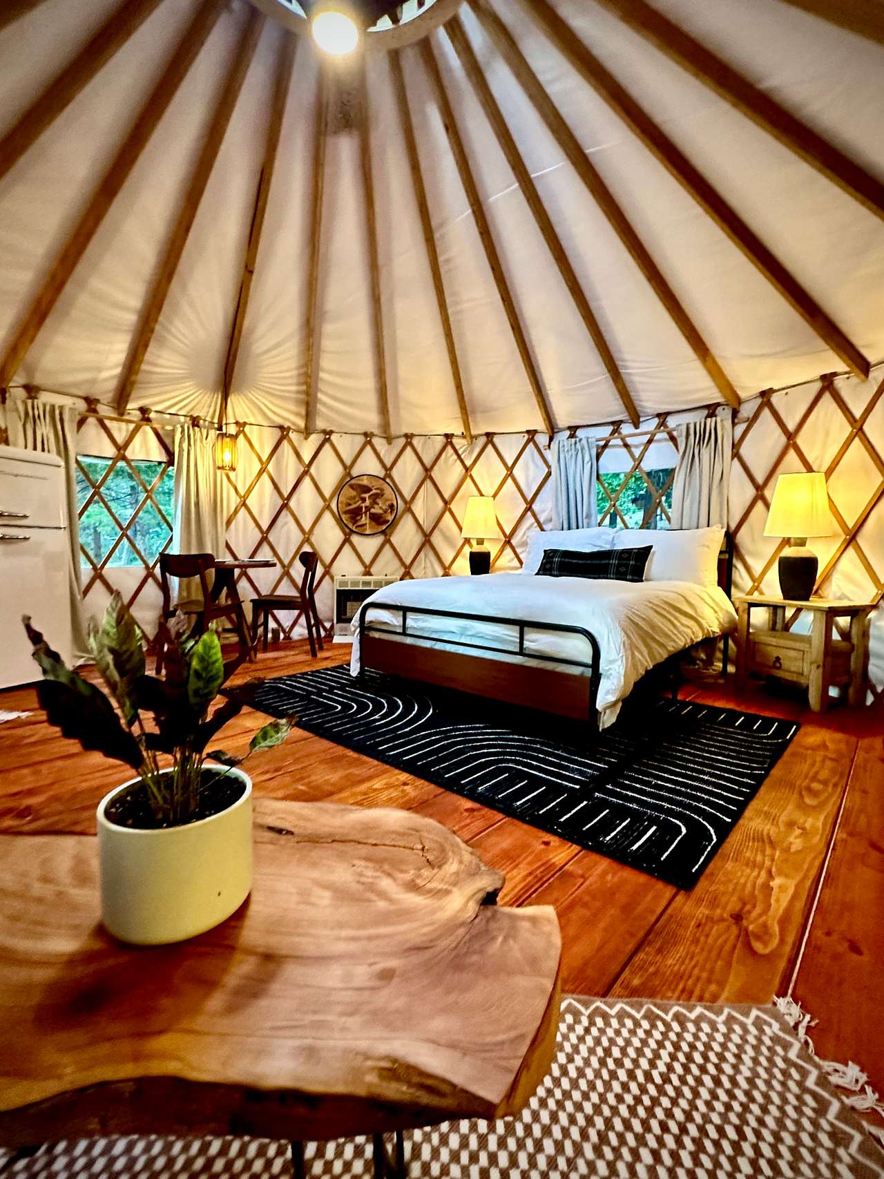 Warm & Cozy Luxury Yurt @ Lazy Dog Ranch
