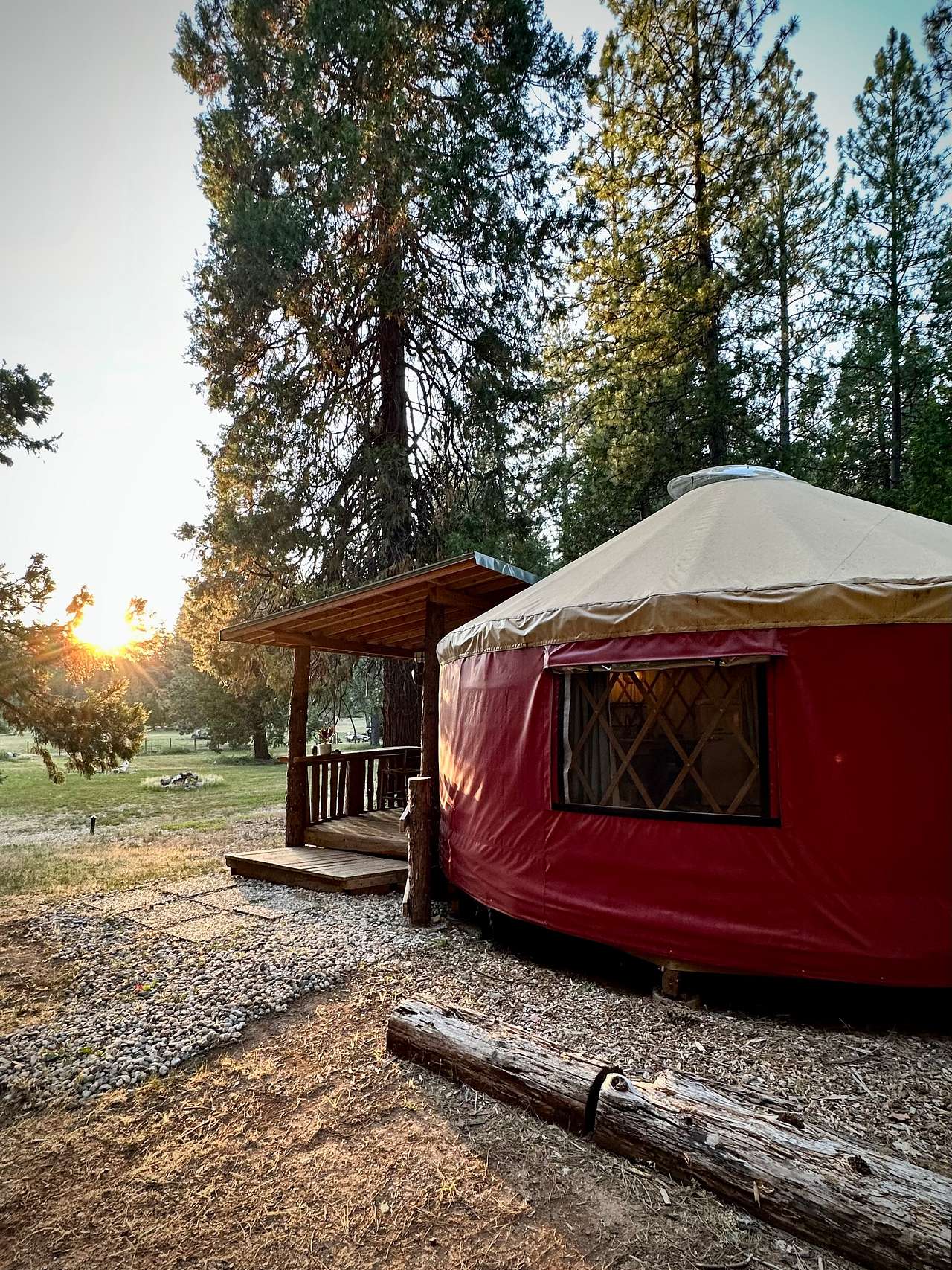 Warm & Cozy Luxury Yurt @ Lazy Dog Ranch