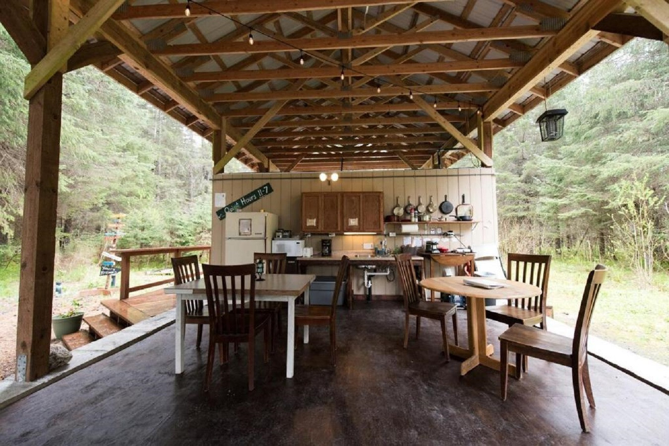 Nauti Otter Inn Yurt Village