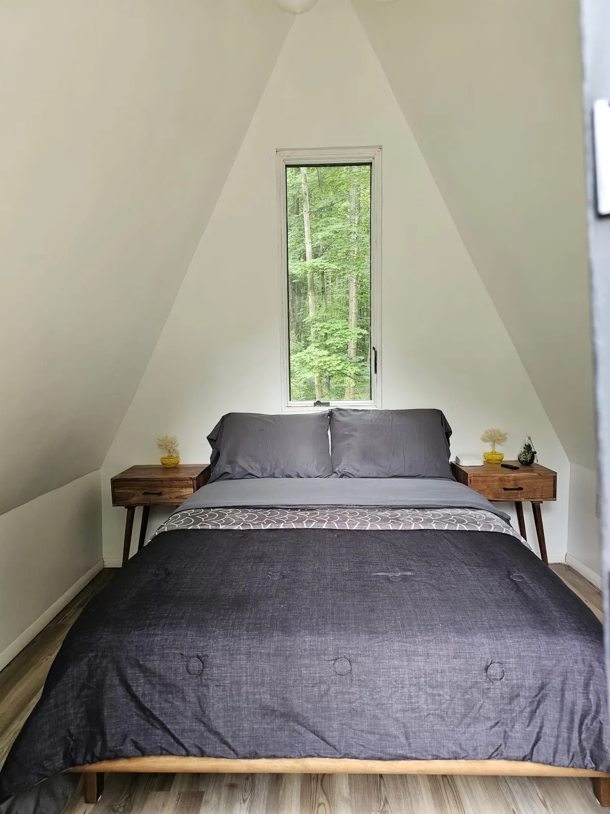 Tiny A-Frame W/ Heat/AC & Hot Tub