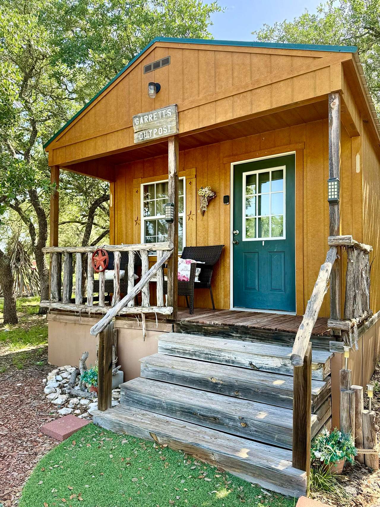 Cowboys & Angels Venue, Cabins & RV