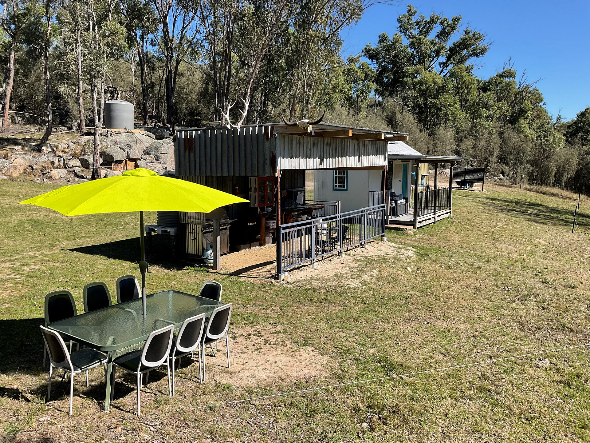 Kingfisher's Hut Riverside Retreat