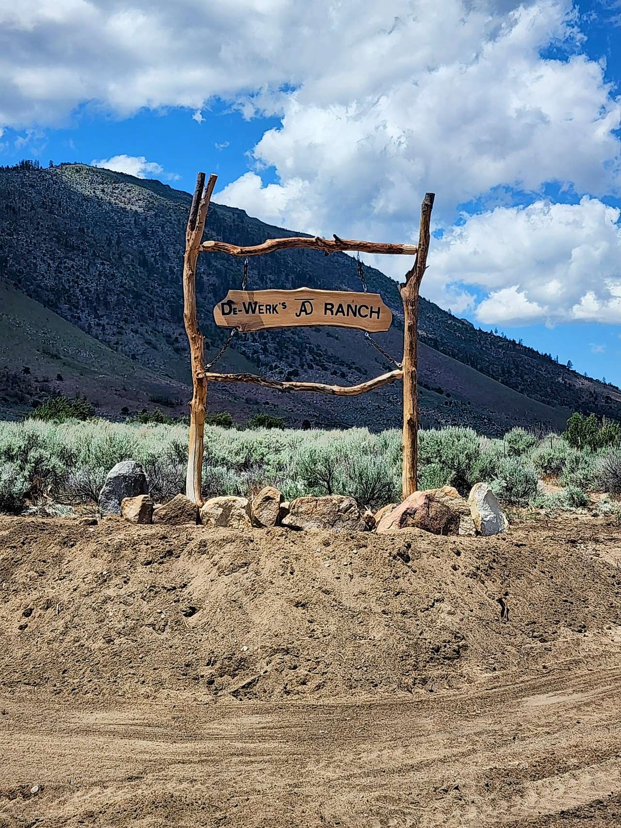 The 395 Ranch,  Seclusion & Views!