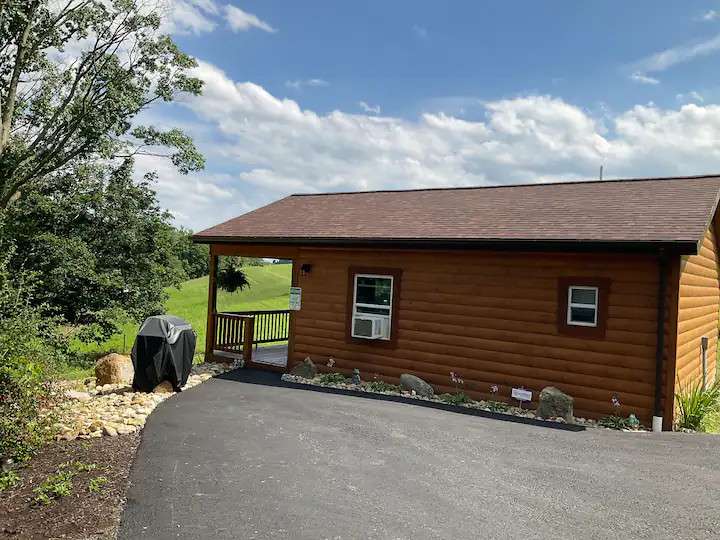 Lily Pad Cabin & Mojo's Loft