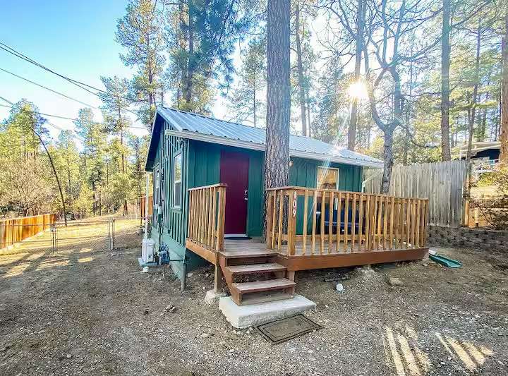 Renovated 1950s Cabin with hot tub