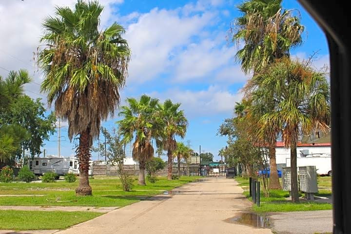 Pelican RV Park New Orleans