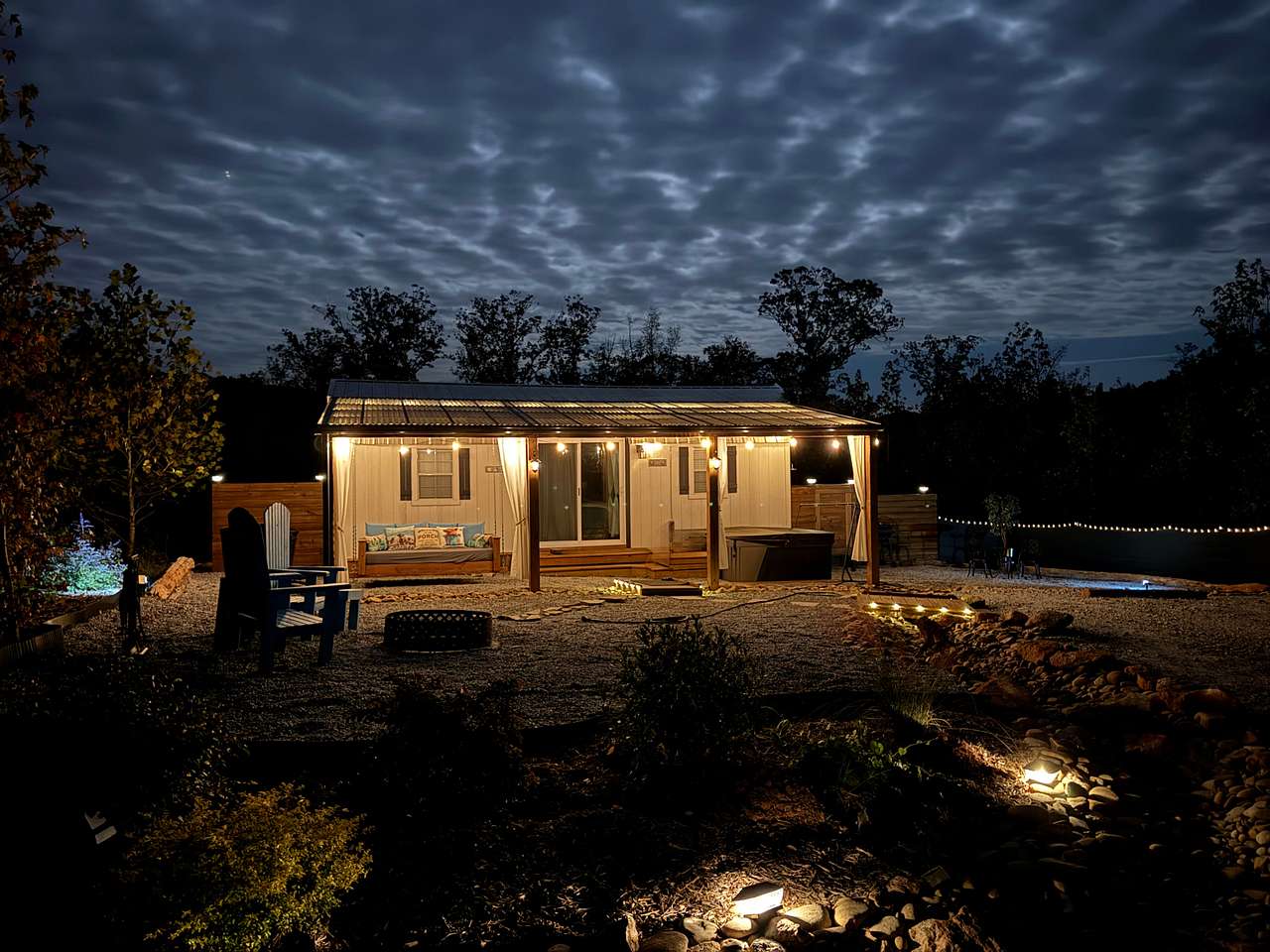Secluded FarmStay, KING Bd, HOT TUB