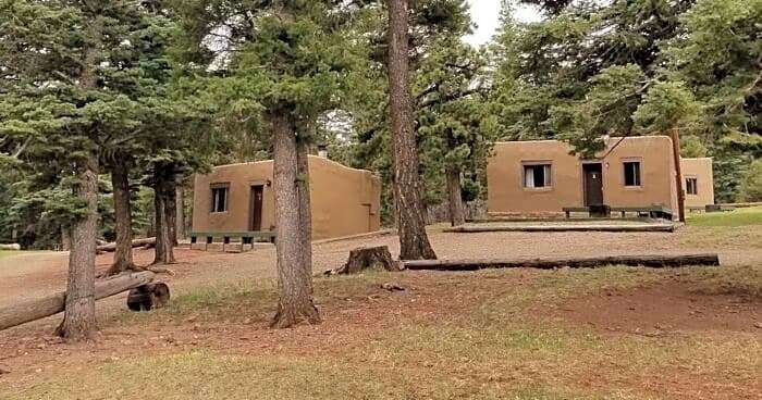 Single Queen, Bunk Beds + Kitchenette Cabin