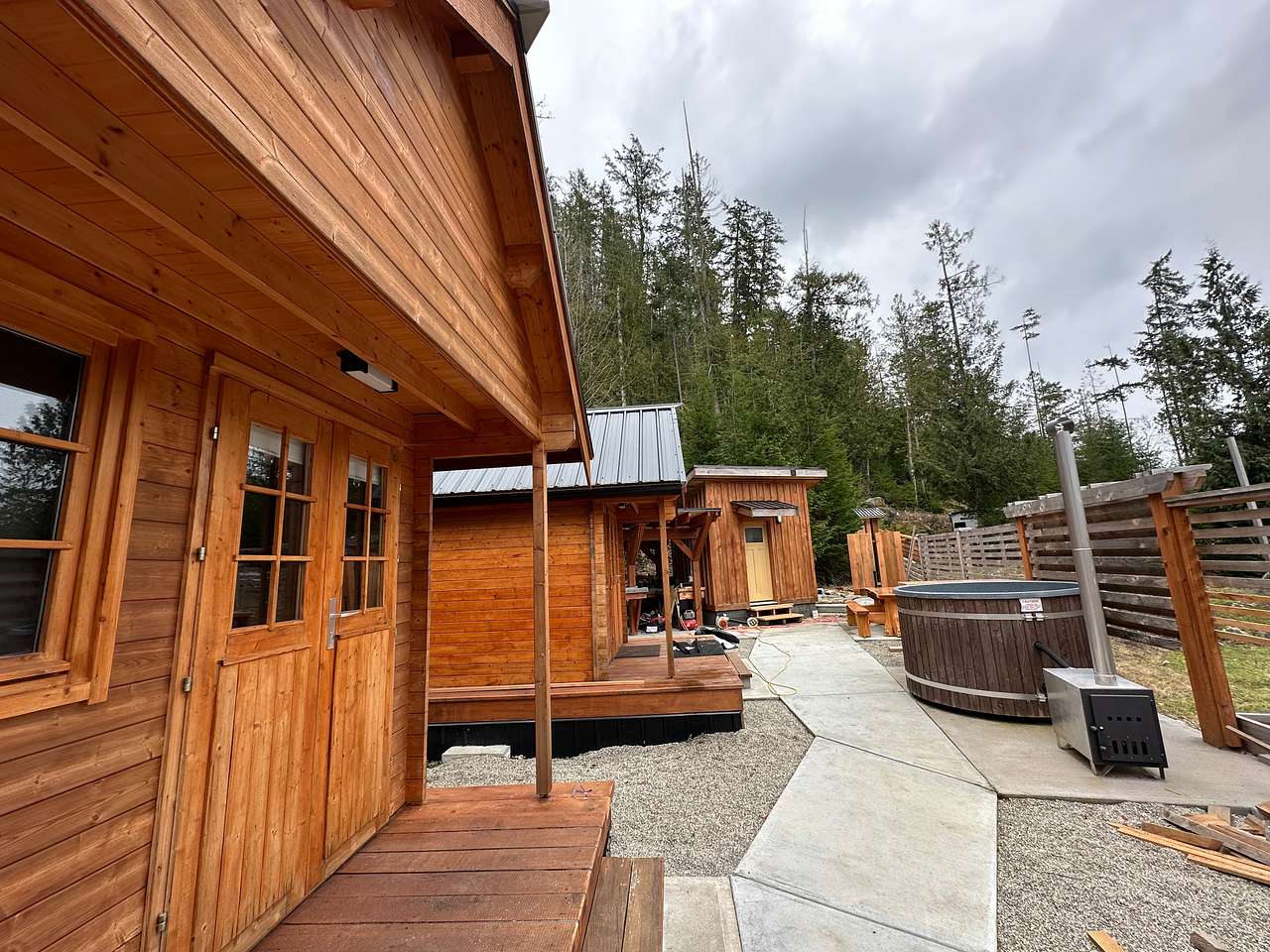 Garden Bay Hideaway Glamping & RV