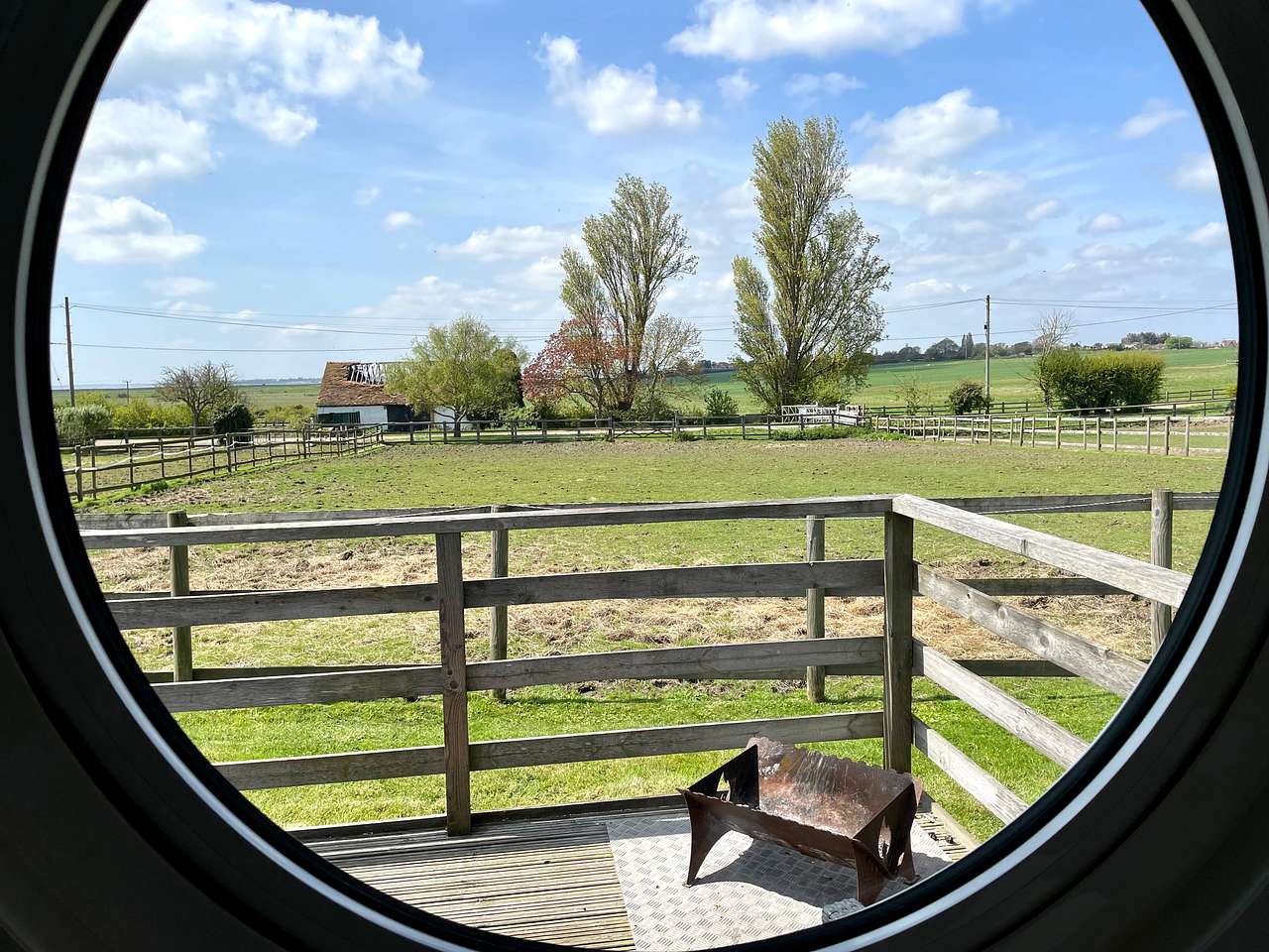 Lee Wick Farm Cottages & Glamping