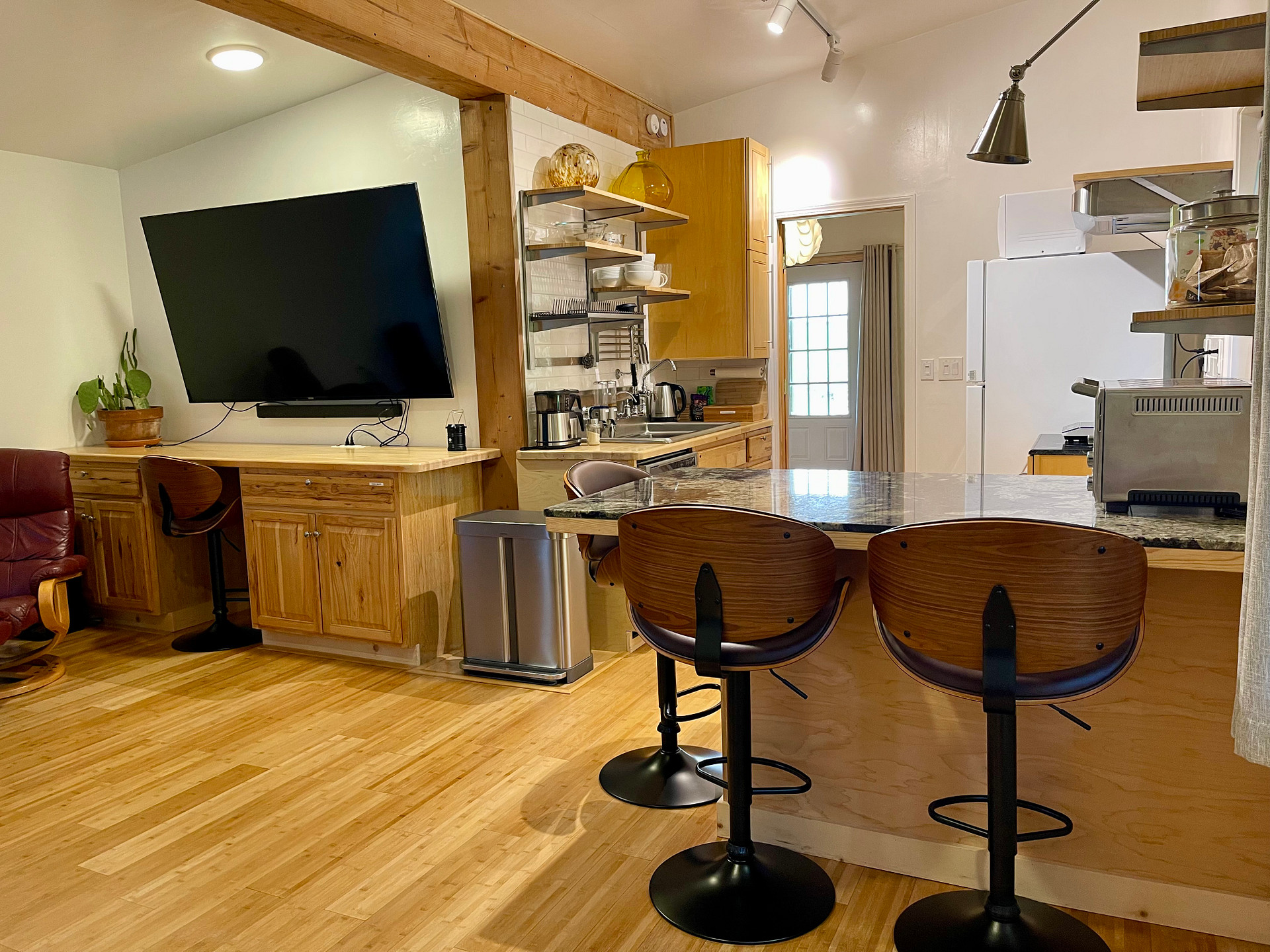 Comfy Studio Near Trails & Beaches