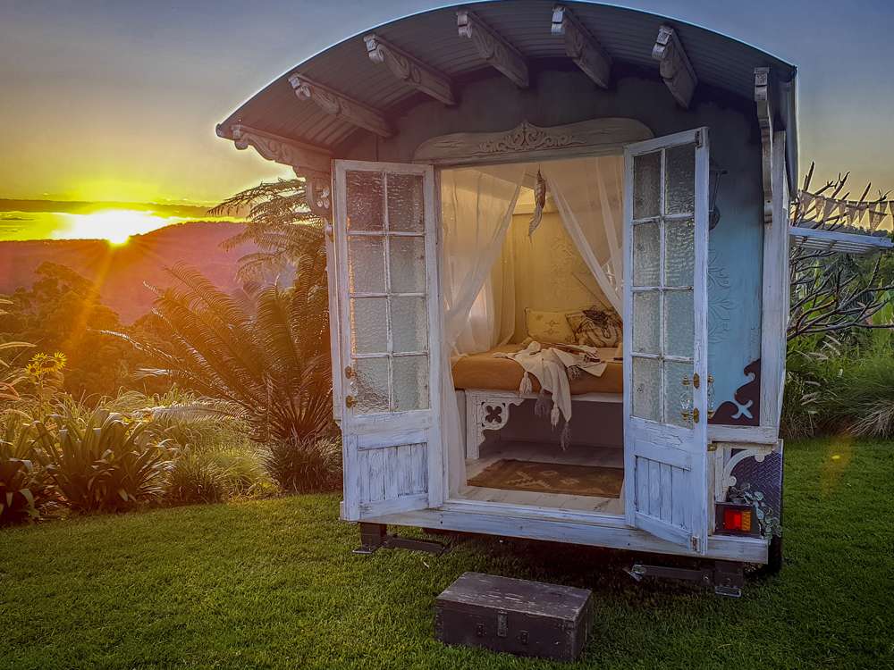 Boho Wagon Tranquil Retreat, Sunset & Spa