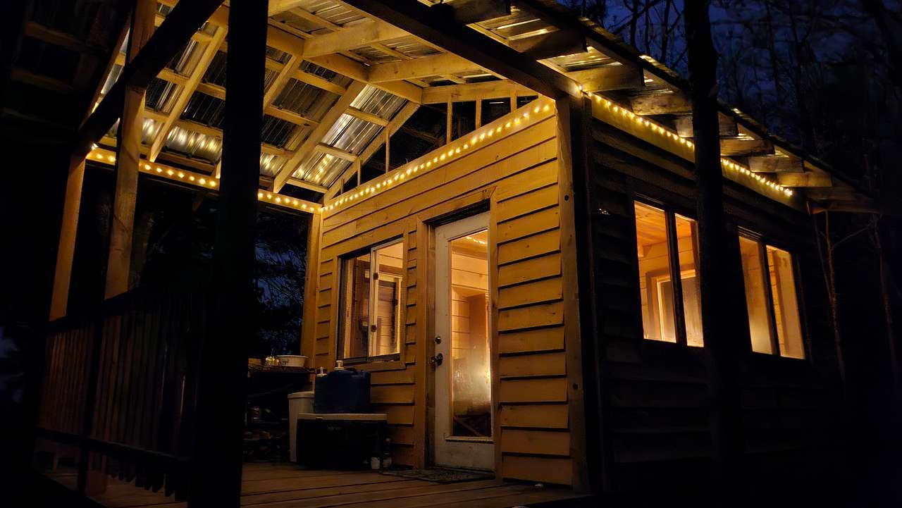 Dog Friendly Cliffside Cabin