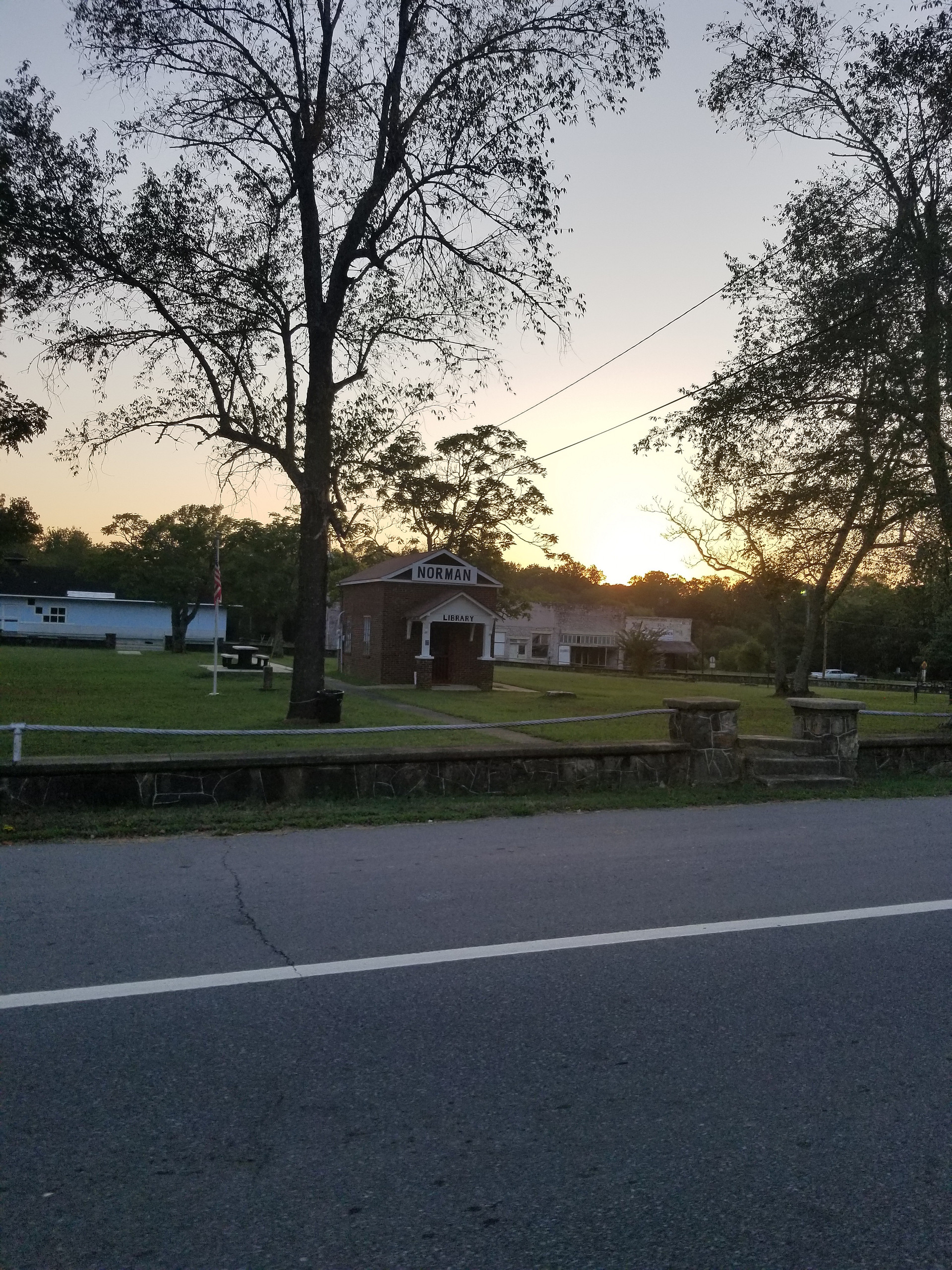 Womble Inn Of Solis Manor