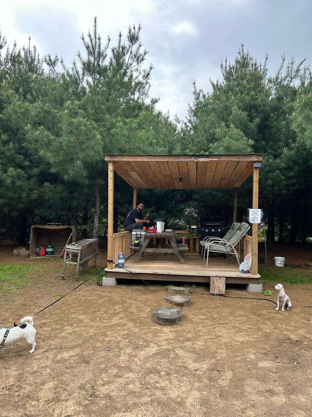 Cozy Woodland Bunkie-Outdoor Shower
