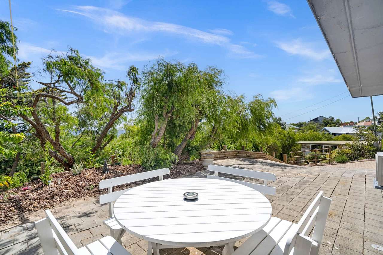 Oceanview Manor