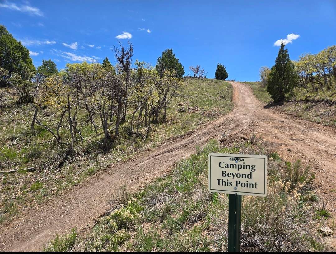 Starlit-Ridge.com Off-grid Camping