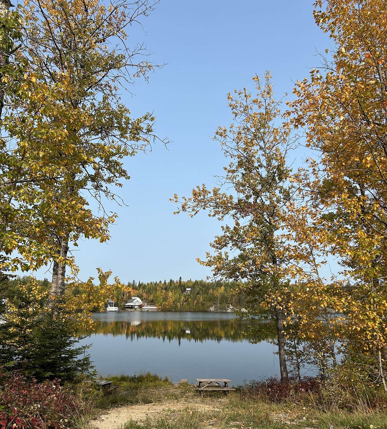 Remi Lake Holiday Bay