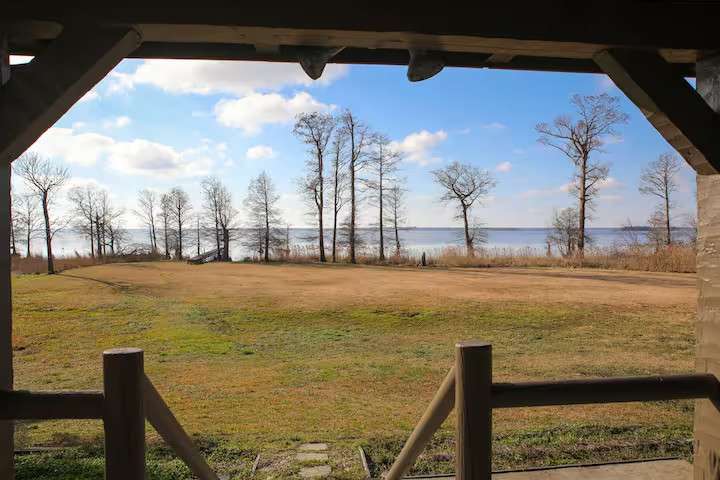 Wonderful Log Home on Lake Mattamuskeet