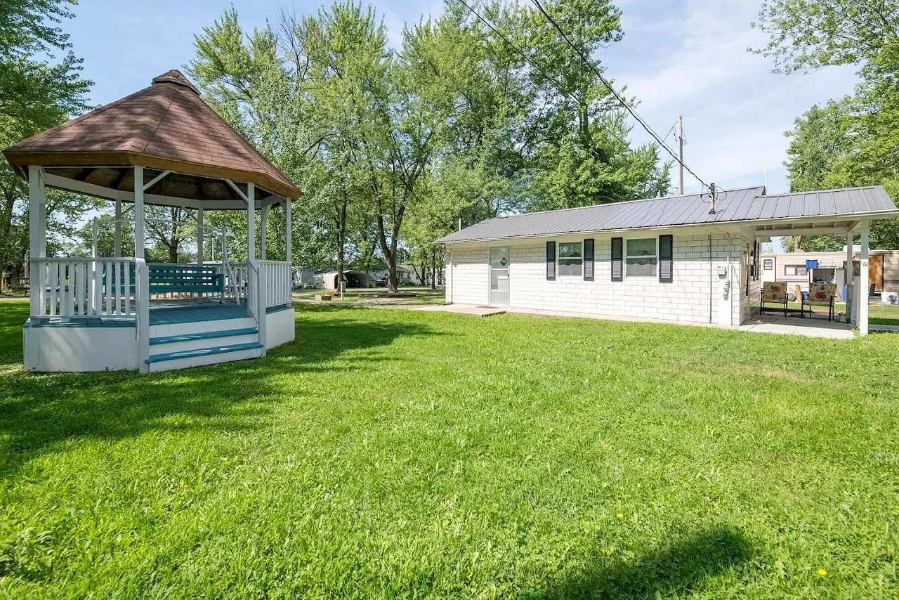 Red Maples Homes & RV Community