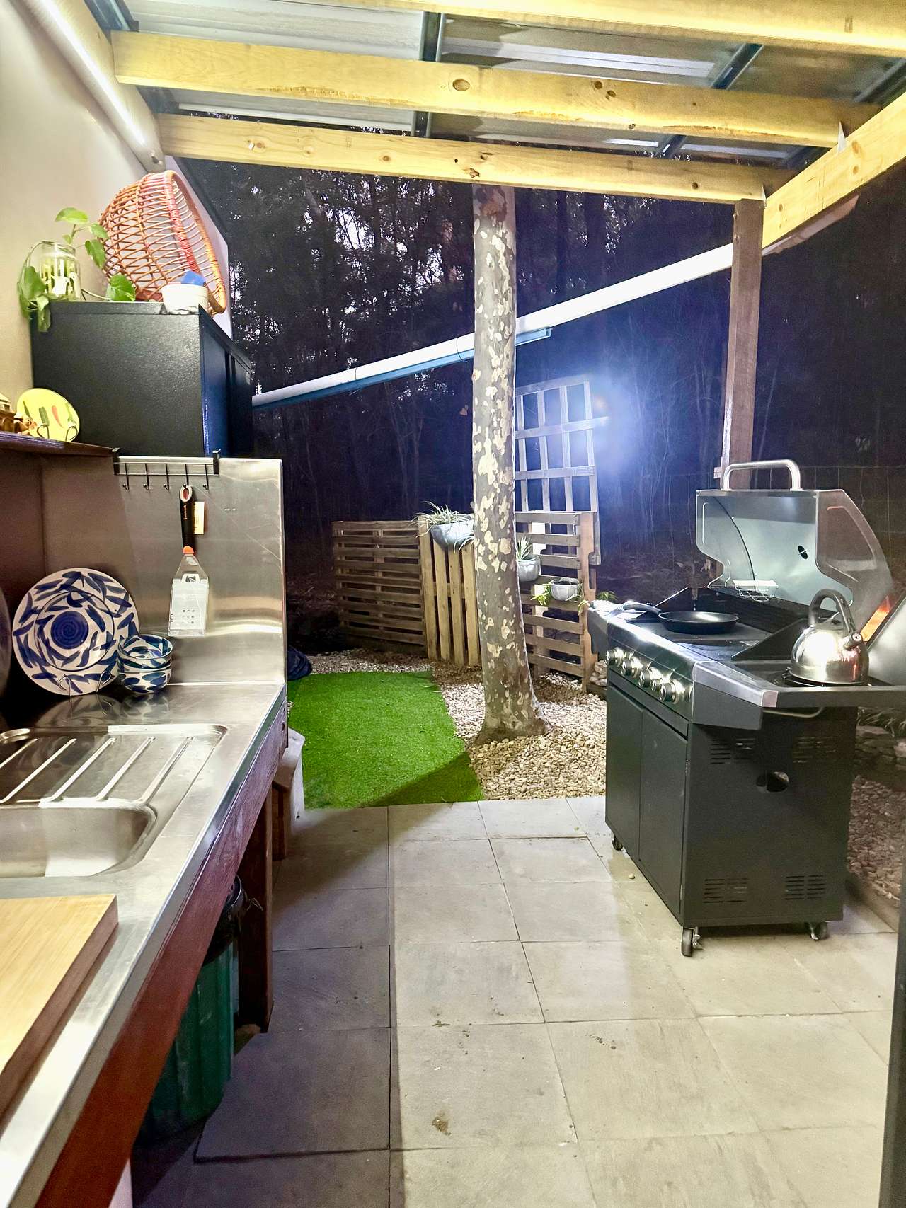 Outdoor Kitchen Facilities