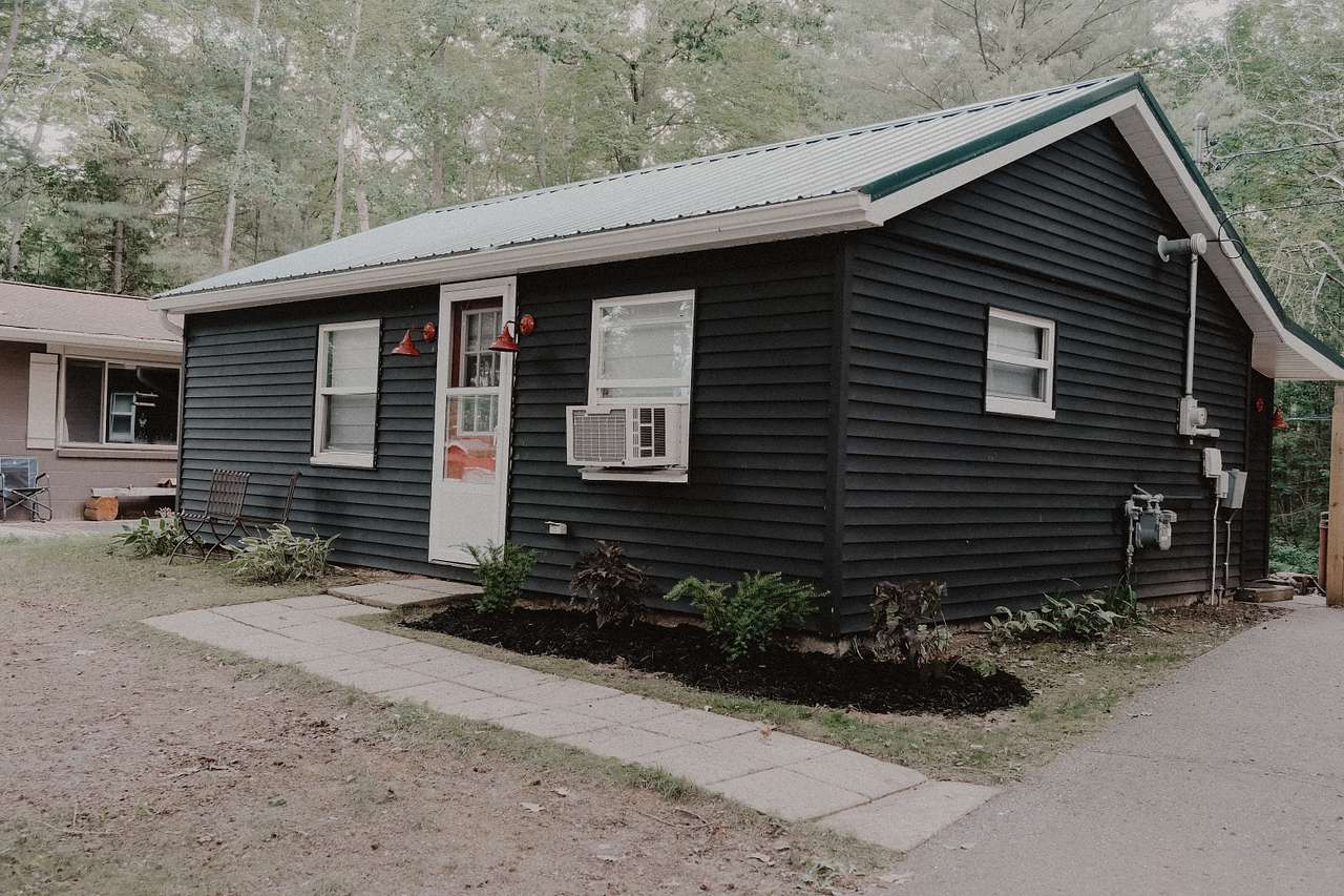 Petfriendly Cottage near Lake Huron