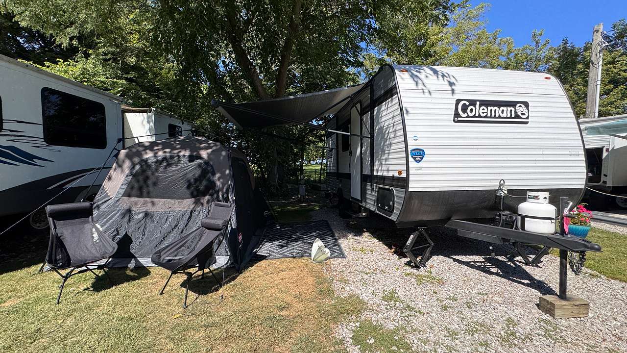 Cozy Camper in River Ranch RV Resor