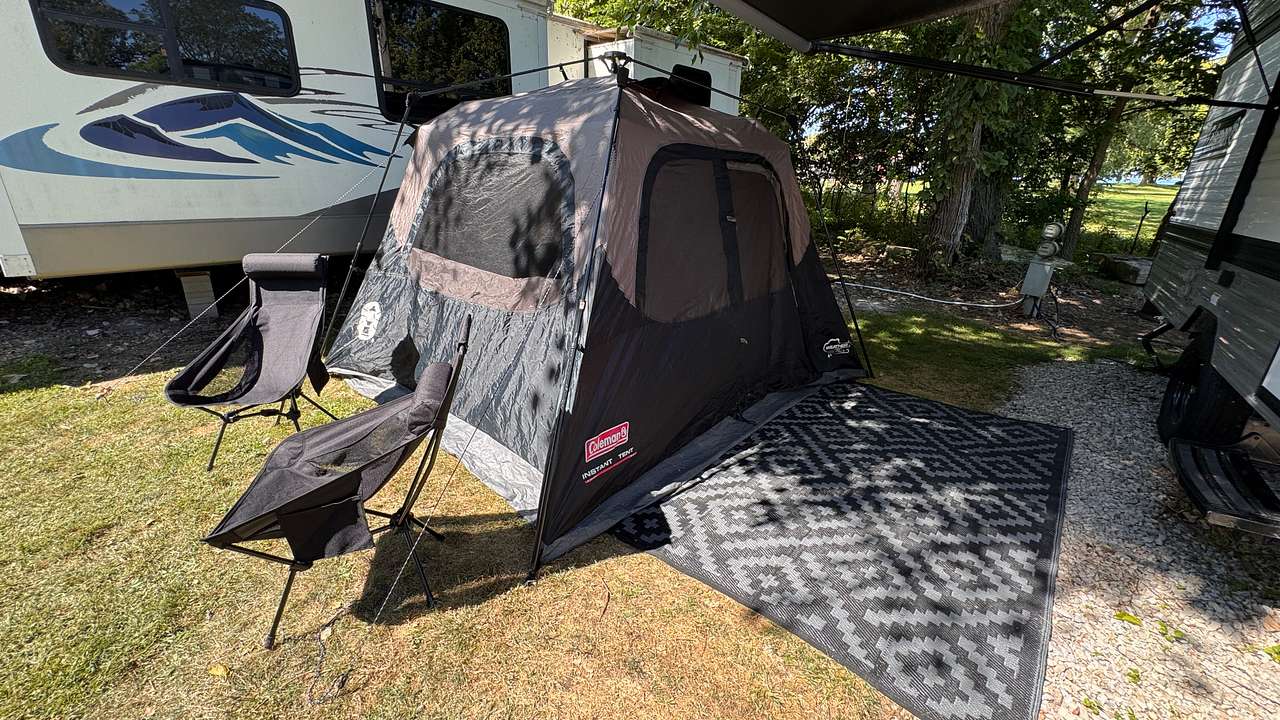 Cozy Camper in River Ranch RV Resor