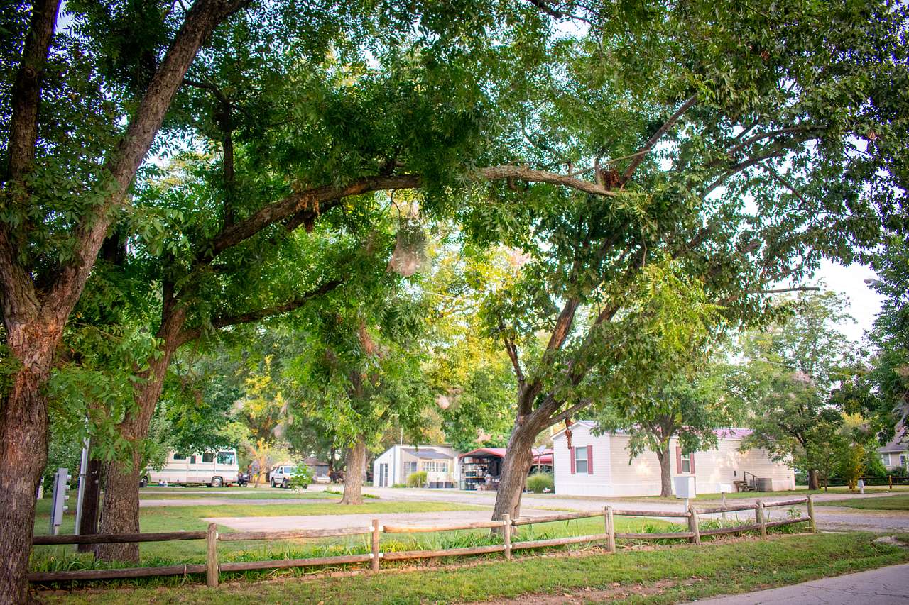 Lake Road Landing RV Park & Storage