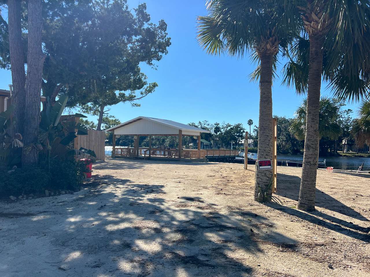 Waterfront Sawgrass Point RV Spots