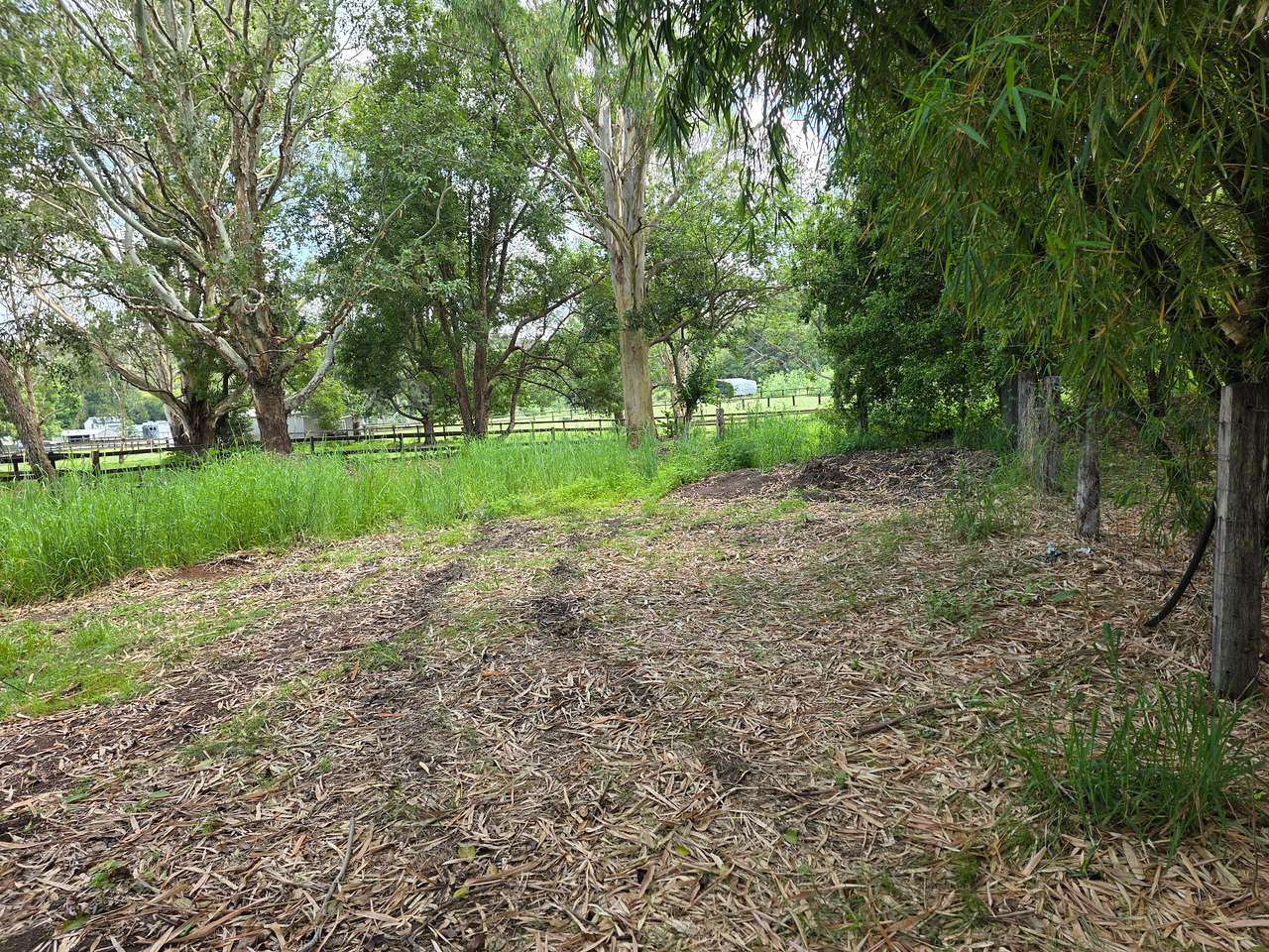 Relaxed Tamborine Village Farm Camp