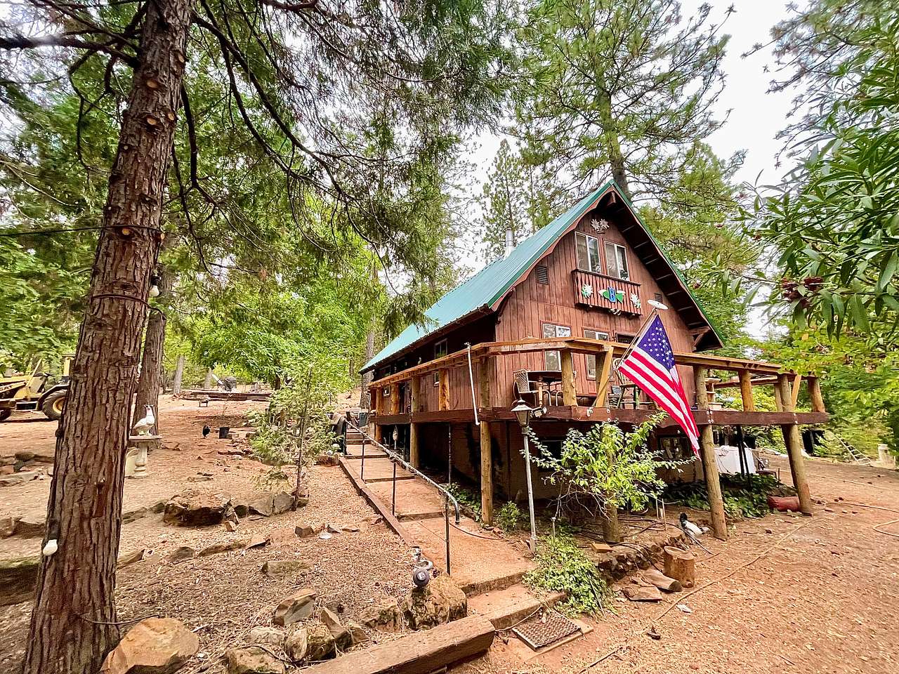 Off-Grid Mtn Getaway in the Pines