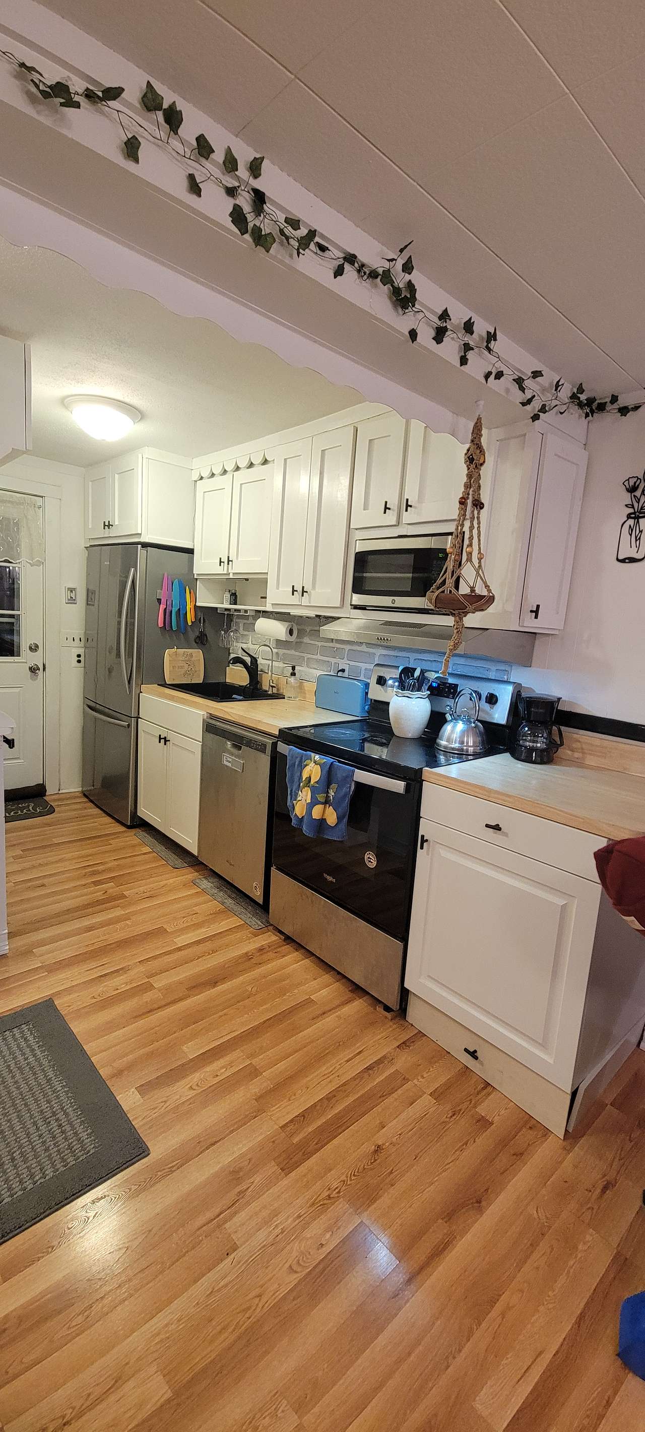 Full Galley kitchen!
