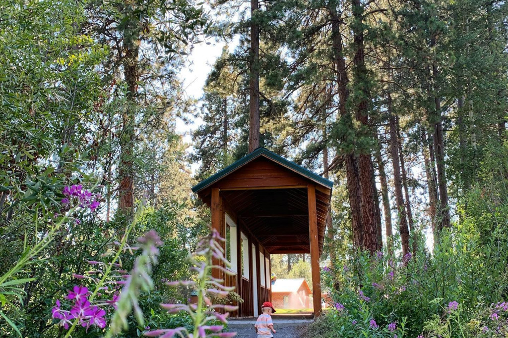 Crater Lake Resort