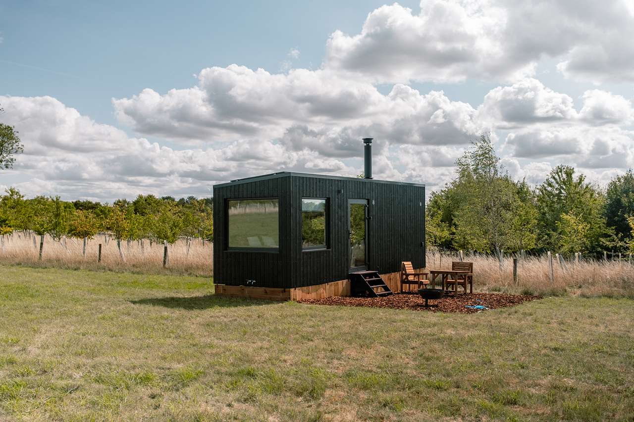 Romantic Cotswolds Off-Grid Cabin