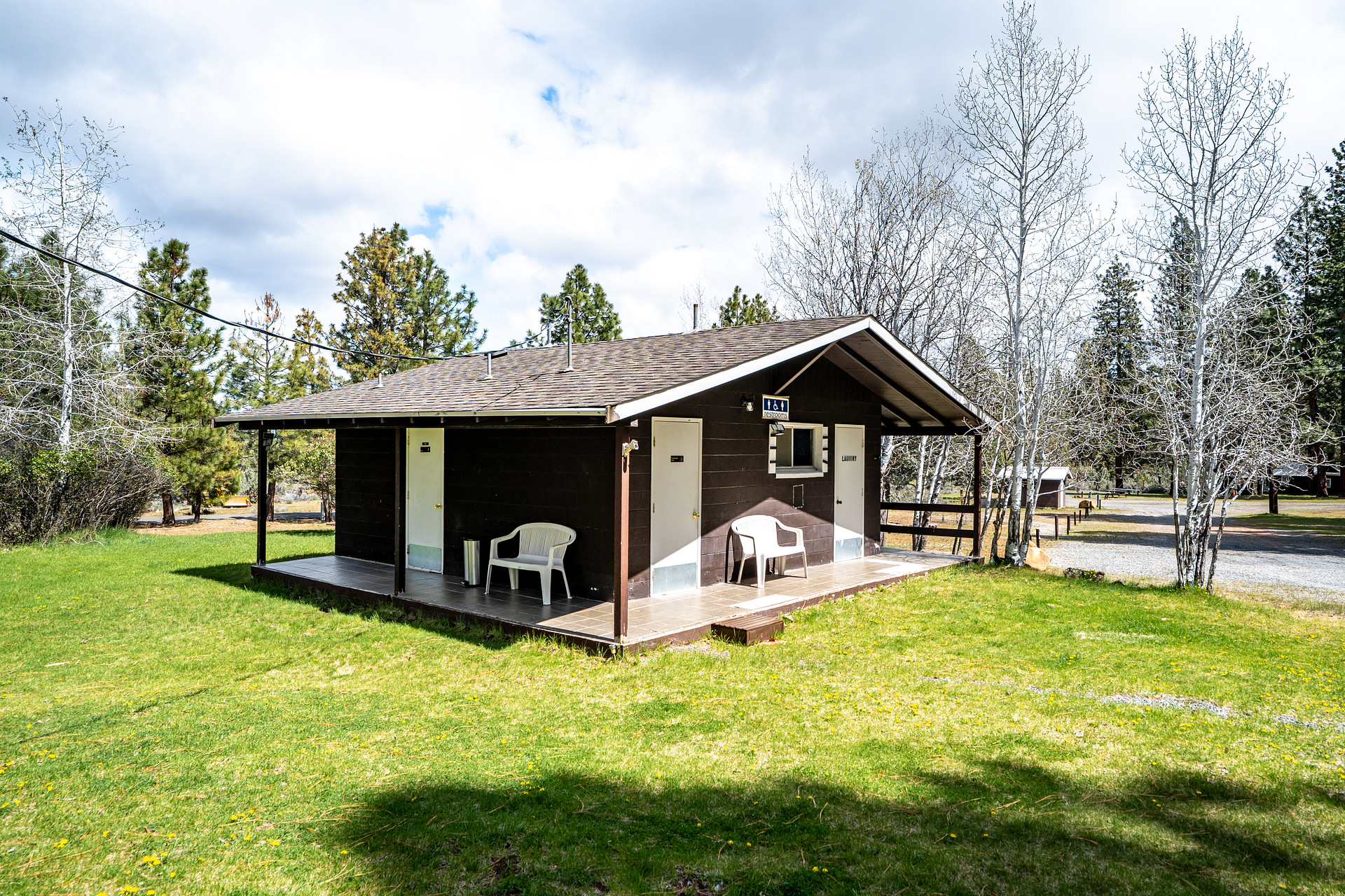 Hawk's Nest RV & Cabin Park